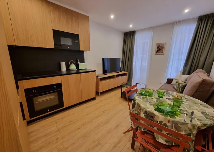 Vibescoruna- O65.1 Apartment